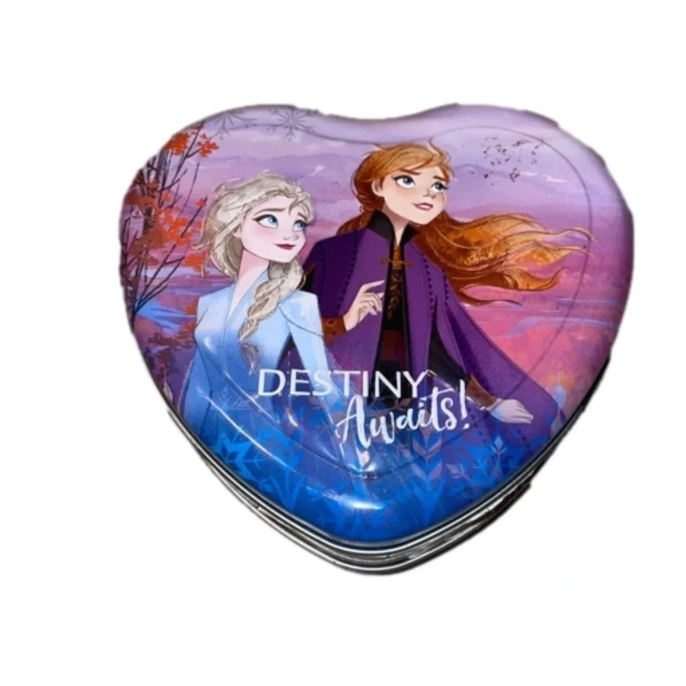 Disney Frozen Valentines Day Heart Shaped Tin EMPTY or Can be used as a Purse!